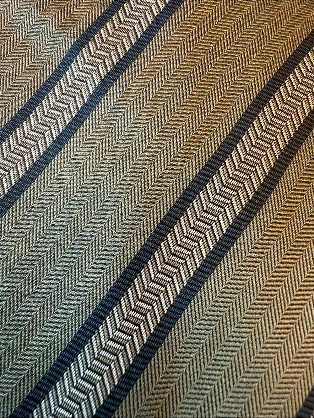 Giorgio Armani Cravatte Silk Tie Olive Green Navy Stripe Herringbone Italy 3.5